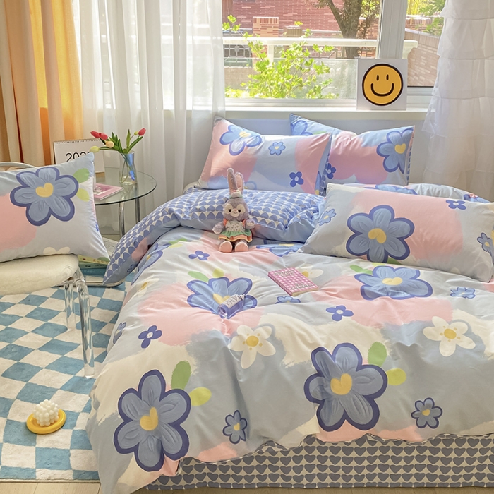 91家纺网 家纺一手货源 找家纺 桃子家居 2022新款ins小清新奶油卡通纯棉系列四件套 蓝心奶油花