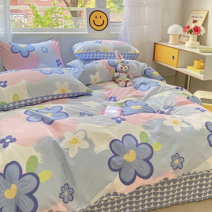 91家纺网 家纺一手货源 找家纺 桃子家居 2022新款ins小清新奶油卡通纯棉系列四件套 蓝心奶油花