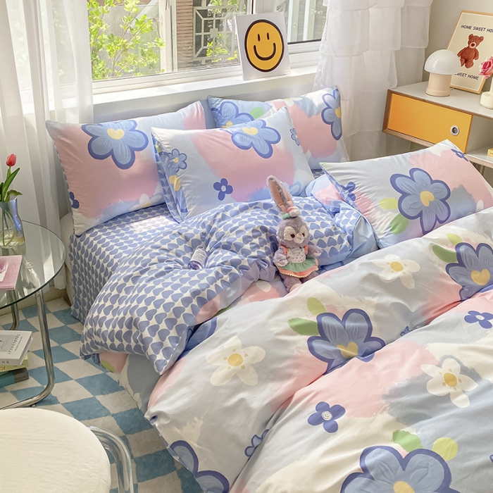91家纺网 家纺一手货源 找家纺 桃子家居 2022新款ins小清新奶油卡通纯棉系列四件套 蓝心奶油花