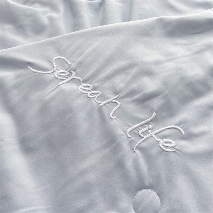 91家纺网 家纺一手货源 找家纺 米乐被业2025新款凉感绣花大豆夏被空调被被子被芯典雅灰