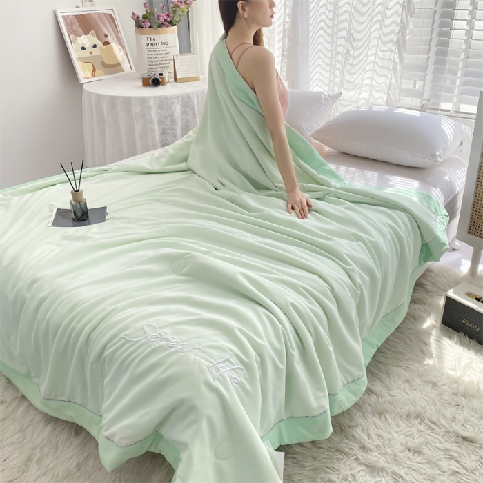 91家纺网 家纺一手货源 找家纺 米乐被业2025新款凉感绣花大豆夏被空调被被子被芯果绿