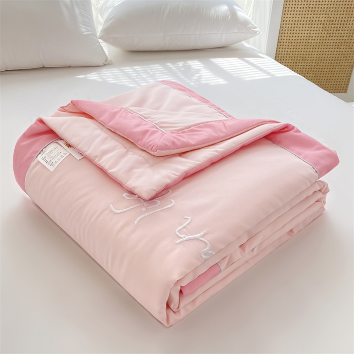 91家纺网 家纺一手货源 找家纺 米乐被业2025新款凉感绣花大豆夏被空调被被子被芯樱花粉