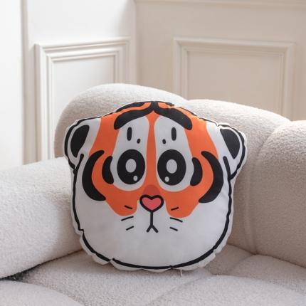 91家纺网 家纺一手货源 找家纺 （总）博笔熊 2022新款异形卡通抱枕靠垫