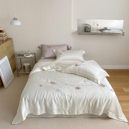 91家纺网 家纺一手货源 找家纺 初拾 2022新款60支进口兰精天丝刺绣夏被山茶花-香奶奶白