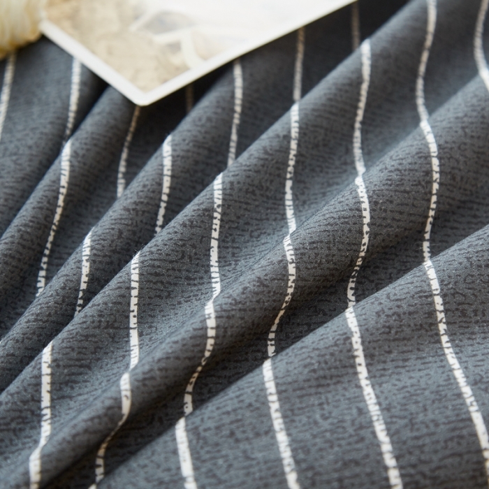 91家纺网 家纺一手货源 找家纺 宝士康 2023新款无印风系列四件套 深灰细条