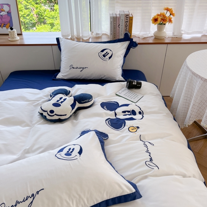 91家纺网 家纺一手货源 找家纺 朗莎家纺 2022新款正版卡通长绒棉四件套 米老鼠