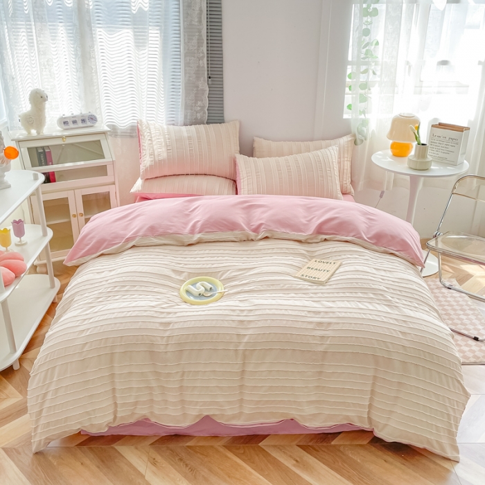 91家纺网 家纺一手货源 找家纺 古吉梦 2022新款剪花简约条系列四件套简约条-卡其+藕粉