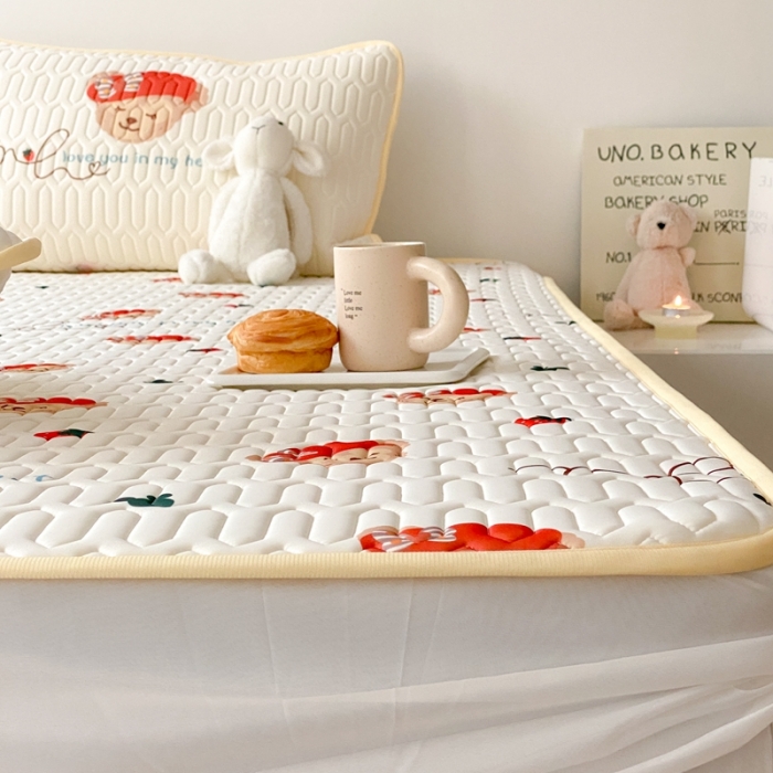 91家纺网 家纺一手货源 找家纺 朗莎家纺 2022新款可机洗凉感丝卡通乳胶凉席 达菲熊床笠