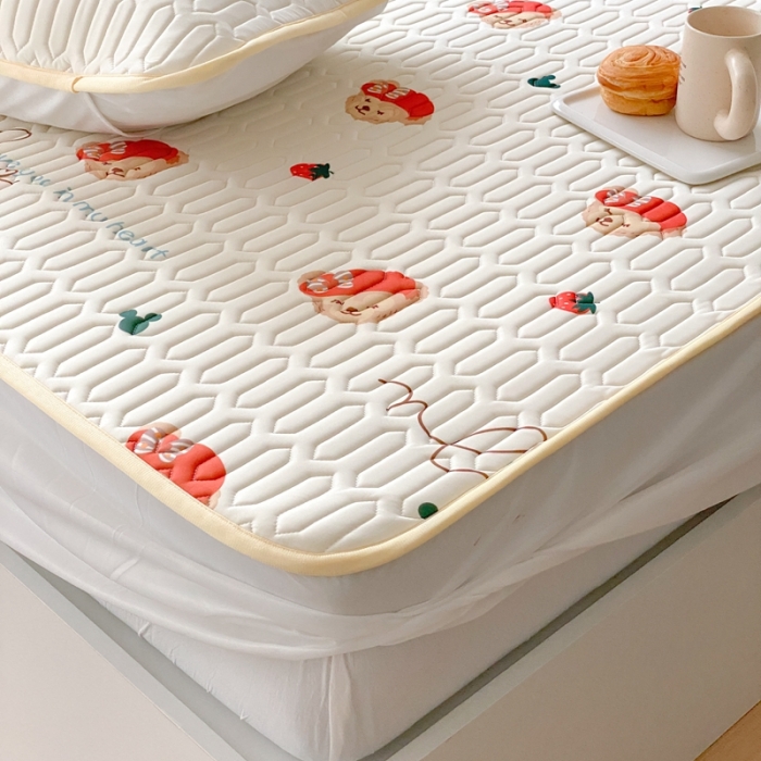 91家纺网 家纺一手货源 找家纺 朗莎家纺 2022新款可机洗凉感丝卡通乳胶凉席 达菲熊床笠