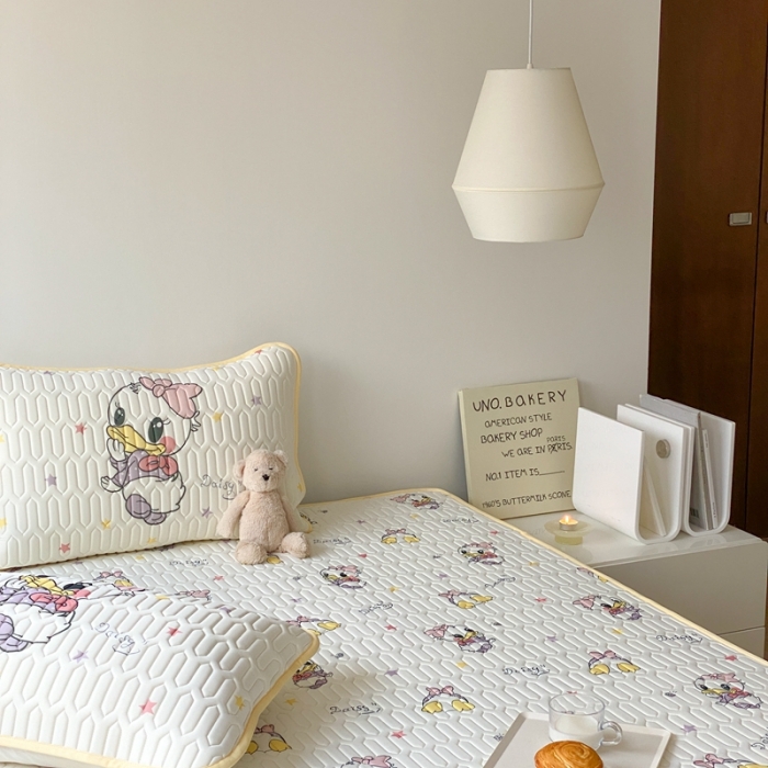 91家纺网 家纺一手货源 找家纺 朗莎家纺 2022新款可机洗凉感丝卡通乳胶凉席 黛丝