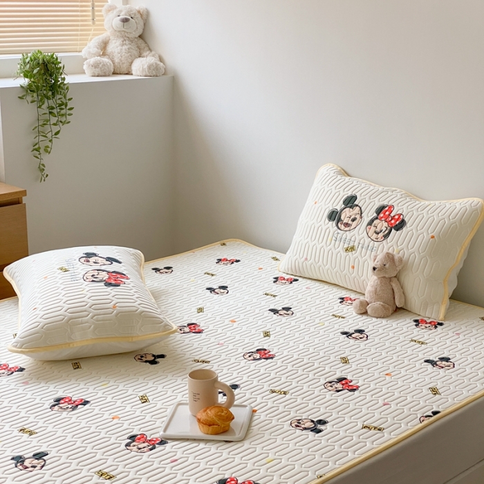 91家纺网 家纺一手货源 找家纺 朗莎家纺 2022新款可机洗凉感丝卡通乳胶凉席 米妮