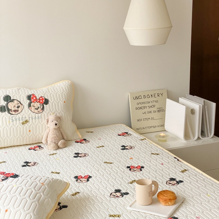 91家纺网 家纺一手货源 找家纺 朗莎家纺 2022新款可机洗凉感丝卡通乳胶凉席 米妮