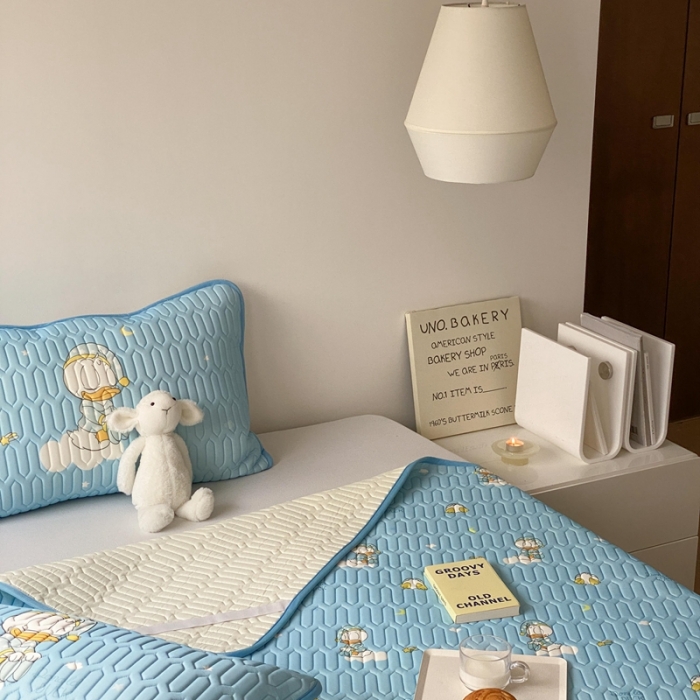 91家纺网 家纺一手货源 找家纺 朗莎家纺 2022新款可机洗凉感丝卡通乳胶凉席 唐老鸭