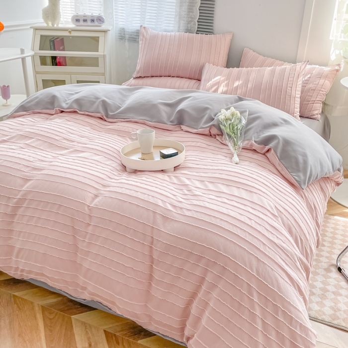 91家纺网 家纺一手货源 找家纺 古吉梦 2022新款剪花简约条系列四件套浅豆沙+浅灰