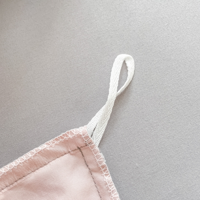 91家纺网 家纺一手货源 找家纺 古吉梦 2022新款剪花简约条系列四件套浅豆沙+浅灰