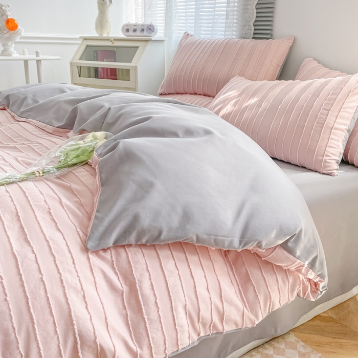 91家纺网 家纺一手货源 找家纺 古吉梦 2022新款剪花简约条系列四件套浅豆沙+浅灰