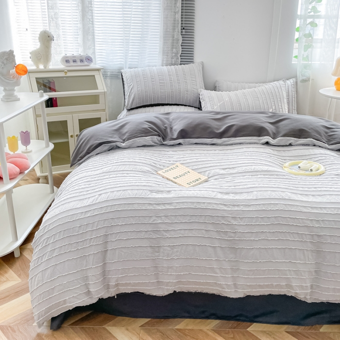 91家纺网 家纺一手货源 找家纺 古吉梦 2022新款剪花简约条系列四件套浅灰+高级灰