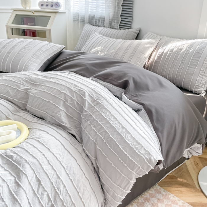 91家纺网 家纺一手货源 找家纺 古吉梦 2022新款剪花简约条系列四件套浅灰+高级灰