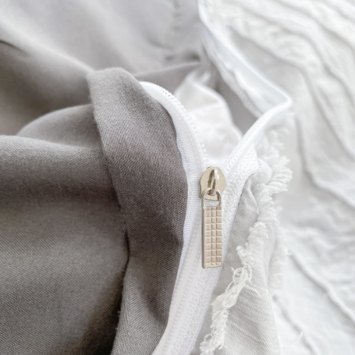 91家纺网 家纺一手货源 找家纺 古吉梦 2022新款剪花简约条系列四件套浅灰+高级灰