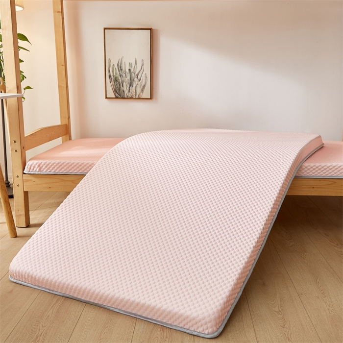 91家纺网 家纺一手货源 找家纺 寐珂 2025新款A类凉感魔豆豆床垫-学生款 胭脂粉