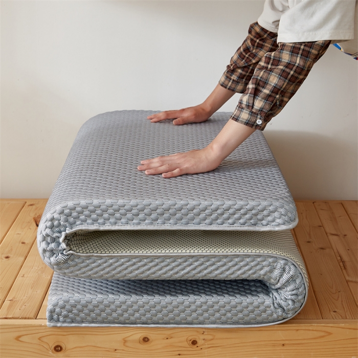 91家纺网 家纺一手货源 找家纺 2025新款A类凉感魔豆豆床垫-烟熏灰