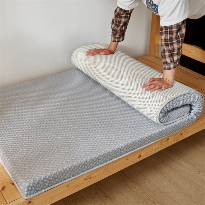 91家纺网 家纺一手货源 找家纺 2025新款A类凉感魔豆豆床垫-烟熏灰