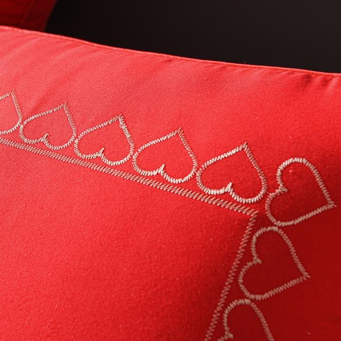 91家纺网 家纺一手货源 找家纺 新款婚庆全棉枕芯刺绣款羽丝绒枕头纯棉立体大红色