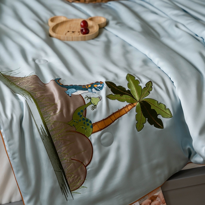 91家纺网 家纺一手货源 找家纺 汇庭 2022新款单人绣花天丝夏被子被芯 恐龙蓝