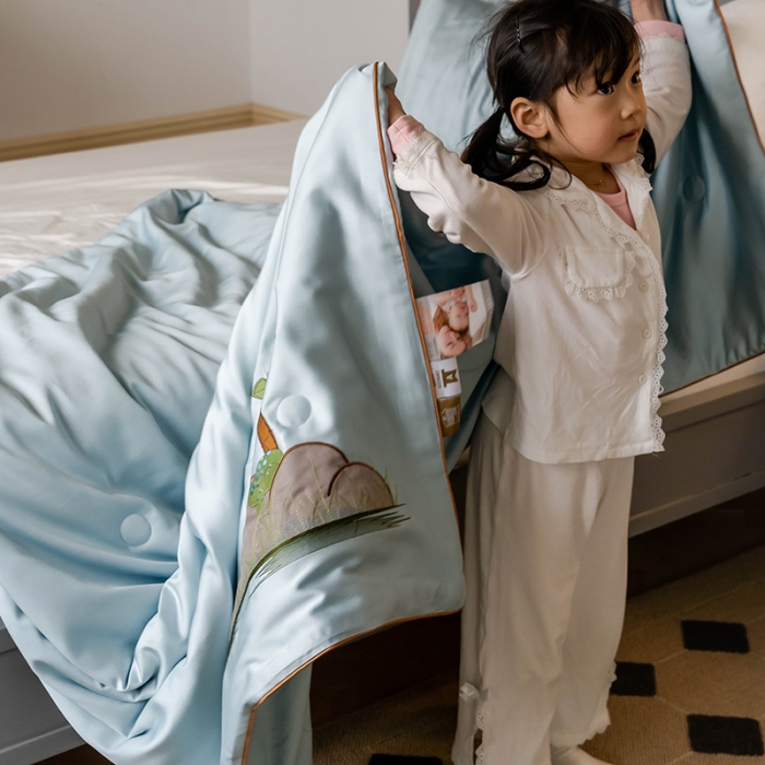 91家纺网 家纺一手货源 找家纺 汇庭 2022新款单人绣花天丝夏被子被芯 恐龙蓝