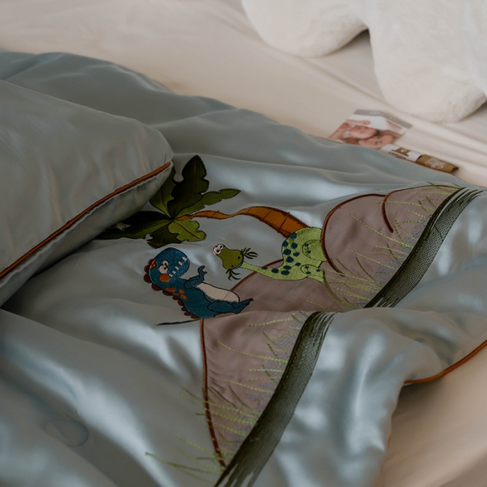 91家纺网 家纺一手货源 找家纺 汇庭 2022新款单人绣花天丝夏被子被芯 恐龙蓝