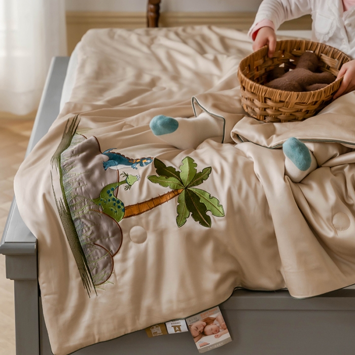 91家纺网 家纺一手货源 找家纺 汇庭 2022新款单人绣花天丝夏被子被芯 恐龙米