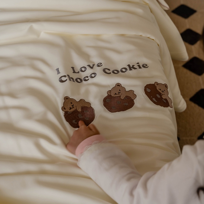 91家纺网 家纺一手货源 找家纺 汇庭 2022新款单人绣花天丝夏被子被芯 巧克力熊