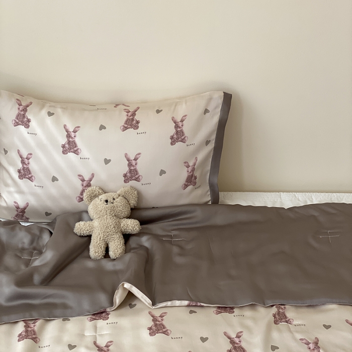 91家纺网 家纺一手货源 找家纺 汇庭 2022新款单人天丝卡通印花夏被子被芯 比得兔