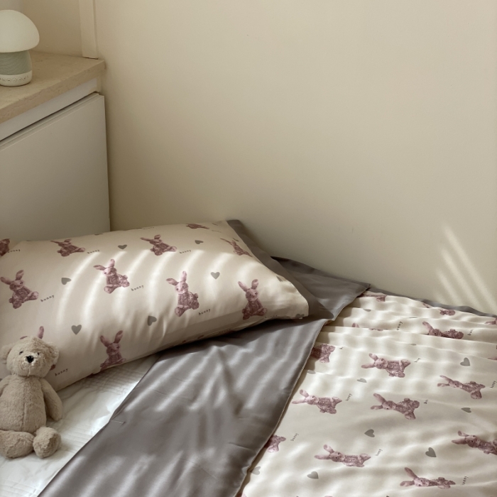 91家纺网 家纺一手货源 找家纺 汇庭 2022新款单人天丝卡通印花夏被子被芯 比得兔