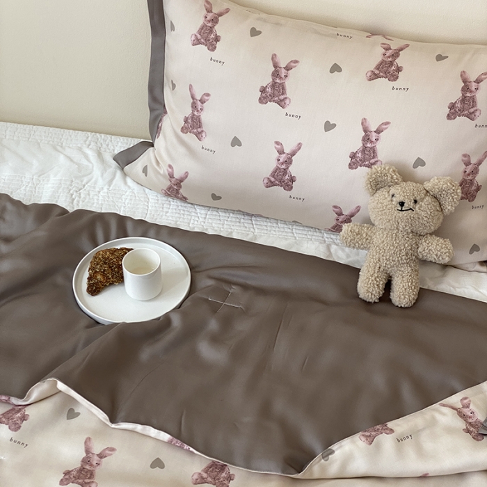 91家纺网 家纺一手货源 找家纺 汇庭 2022新款单人天丝卡通印花夏被子被芯 比得兔