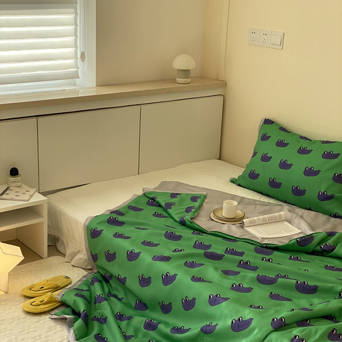 91家纺网 家纺一手货源 找家纺 汇庭 2022新款单人天丝卡通印花夏被子被芯 大嘴蛙