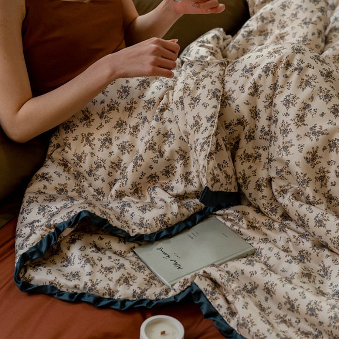 91家纺网 家纺一手货源 找家纺 汇庭 2022新款拼色印花夏被子被芯-风格一 布拉格