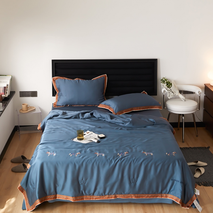 91家纺网 家纺一手货源 找家纺 汇庭 2022新款奥地利60天丝数码花边夏被-马德里 马德里蓝色