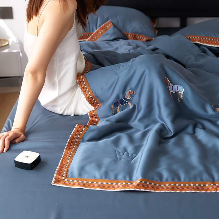 91家纺网 家纺一手货源 找家纺 汇庭 2022新款奥地利60天丝数码花边夏被-马德里 马德里蓝色