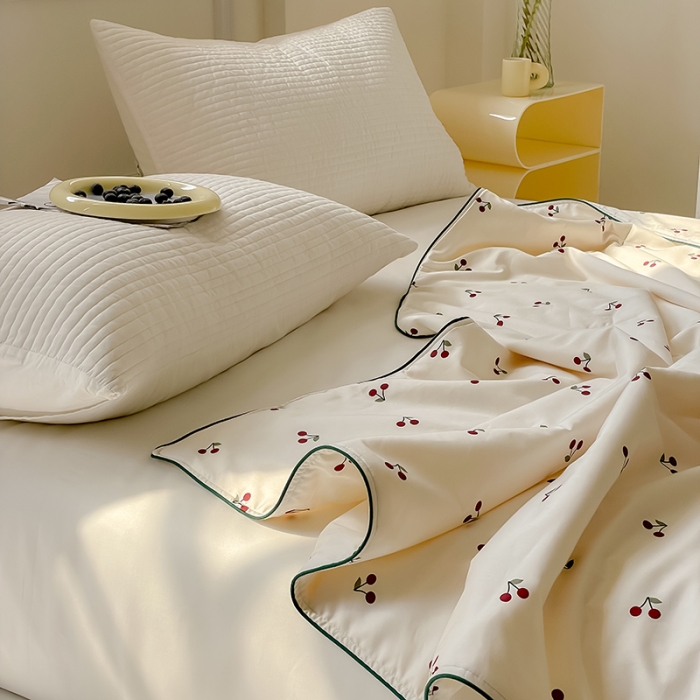 91家纺网 家纺一手货源 找家纺 汇庭 2022新款A类儿童印花大豆夏被 小樱桃