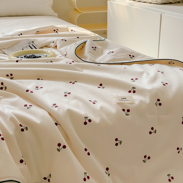 91家纺网 家纺一手货源 找家纺 汇庭 2022新款A类儿童印花大豆夏被 小樱桃