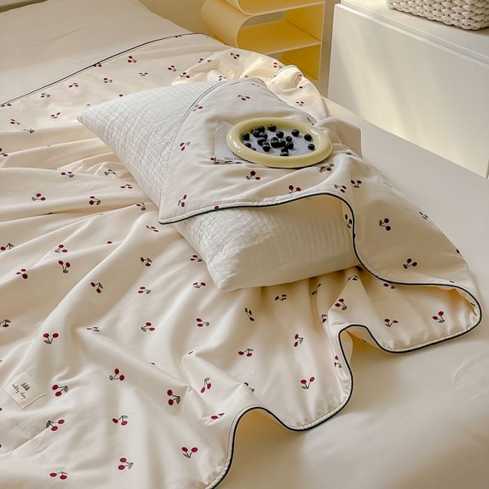 91家纺网 家纺一手货源 找家纺 汇庭 2022新款A类儿童印花大豆夏被 小樱桃