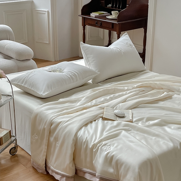 91家纺网 家纺一手货源 找家纺 汇庭 2022新款雅思兰夏凉被被子被芯 奶白色