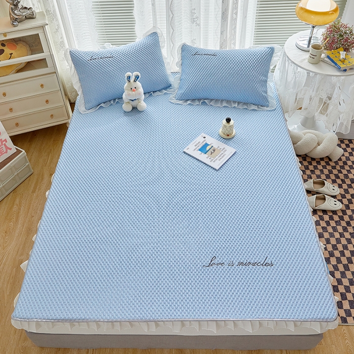 91家纺网 家纺一手货源 找家纺 金丝鸟 2022新款花边床笠款冰豆豆凉席 花边款天青蓝