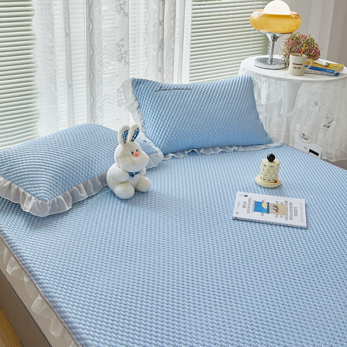 91家纺网 家纺一手货源 找家纺 金丝鸟 2022新款花边床笠款冰豆豆凉席 花边款天青蓝