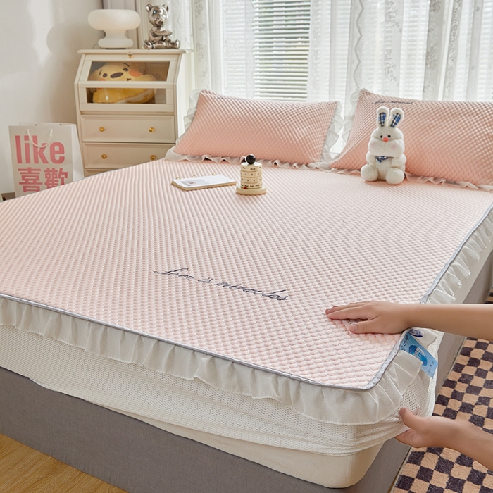 91家纺网 家纺一手货源 找家纺 金丝鸟 2022新款花边床笠款冰豆豆凉席 花边款少女粉