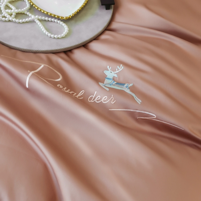 91家纺网 家纺一手货源 找家纺 芊寻家居 2024新款全棉长绒棉四件套 一鹿有你-玫瑰棕