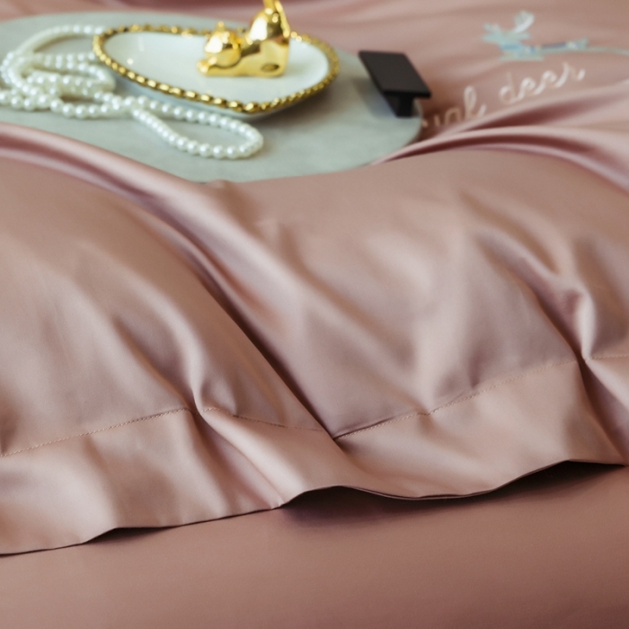 91家纺网 家纺一手货源 找家纺 芊寻家居 2024新款全棉长绒棉四件套 一鹿有你-玫瑰棕