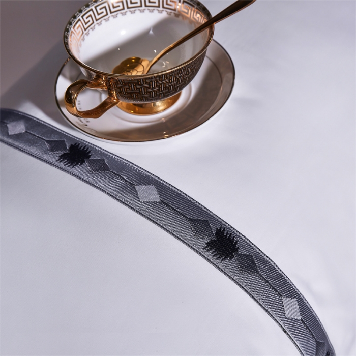 91家纺网 家纺一手货源 找家纺 总 罗菲尼白色全棉宽条60s贡缎喷气四件套酒店四件套宾馆用品酒店四件套宾馆四件套