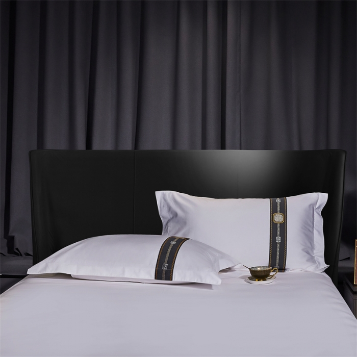 91家纺网 家纺一手货源 找家纺 罗菲尼 白色宽条全棉宽条60s贡缎喷气四件套酒店宾馆用品 探望